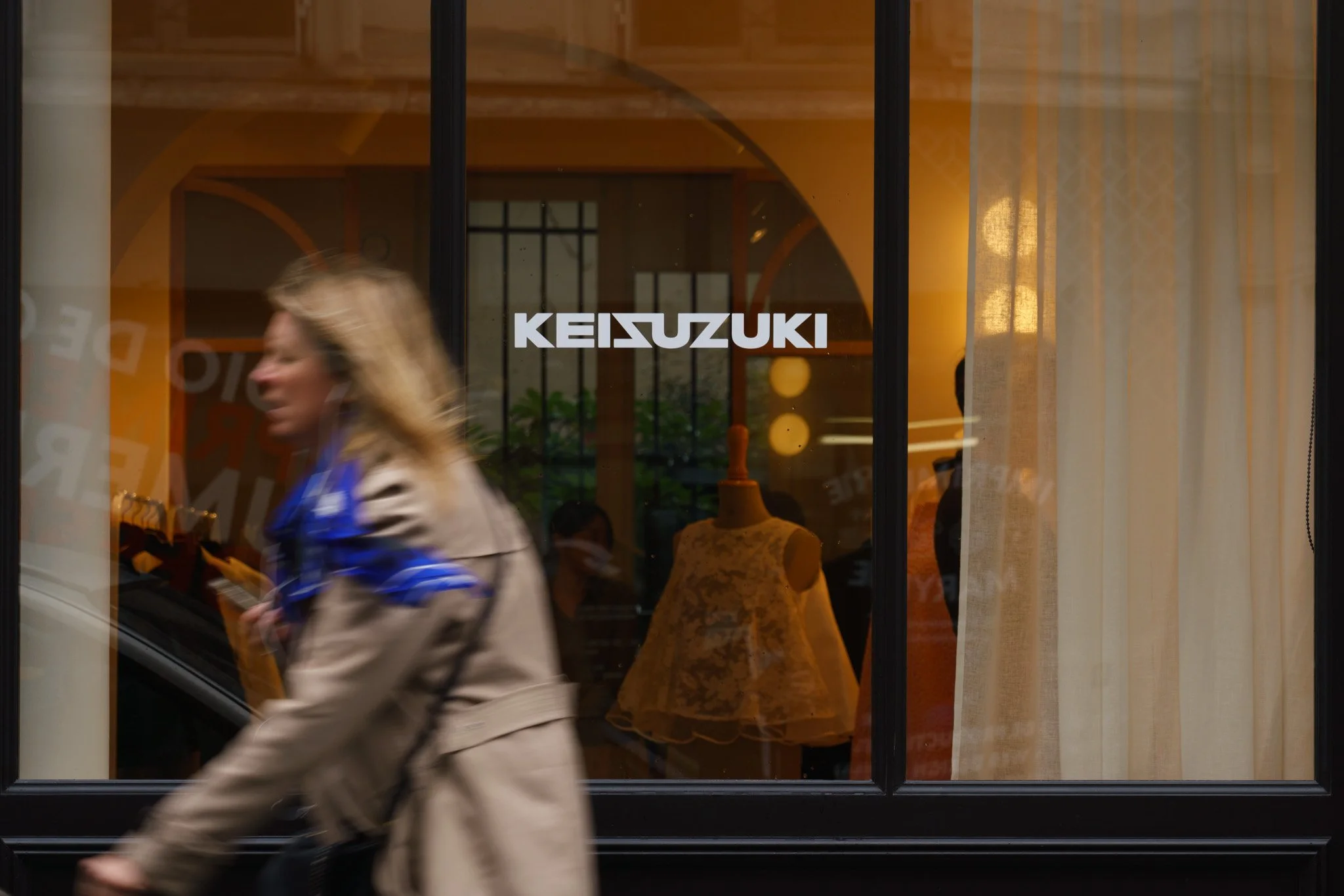 パリでKEISUZUKIが挑んだ「セミクチュール」の新たな追求 (Copy